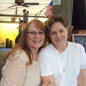 Meet your Posher, Lois